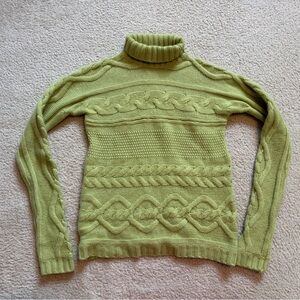 Garnet Hill 100% cashmere cozy green cable knit turtleneck sweater, sz M